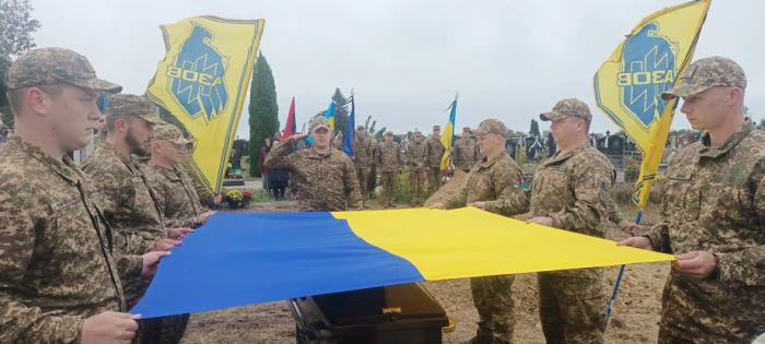 Був найкращим татом: у Підгайцях поховали 30-річного гранатометника Леоніда Щебета