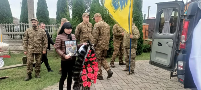 Був найкращим татом: у Підгайцях поховали 30-річного гранатометника Леоніда Щебета