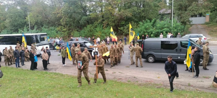 Був найкращим татом: у Підгайцях поховали 30-річного гранатометника Леоніда Щебета