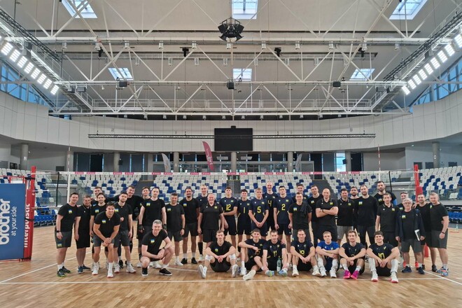 Національна і молодіжна збірні з волейболу провели бойовий спаринг перед ЧС