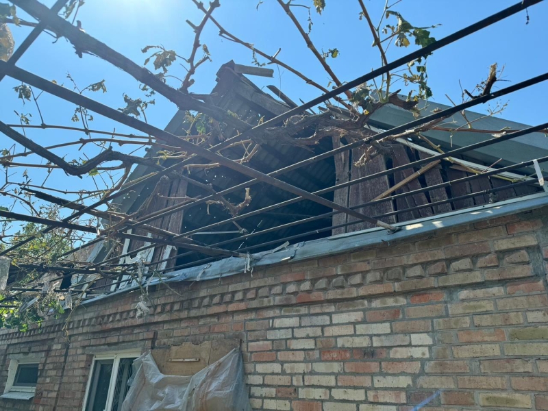 Удень ординці атакували Нікопольщину і Синельниківщину, пошкодили багатоквартирні будинки і приватні оселі