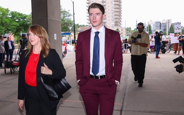 Скандал навколо ексворотаря НХЛ: гравець не підписуватиме нову угоду Скандал навколо ексворотаря НХЛ: гравець не підписуватиме нову угоду