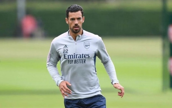 Футболіста Арсеналу поранили ножем у торговому центрі Мілана Футболіста Арсеналу поранили ножем у торговому центрі Мілана