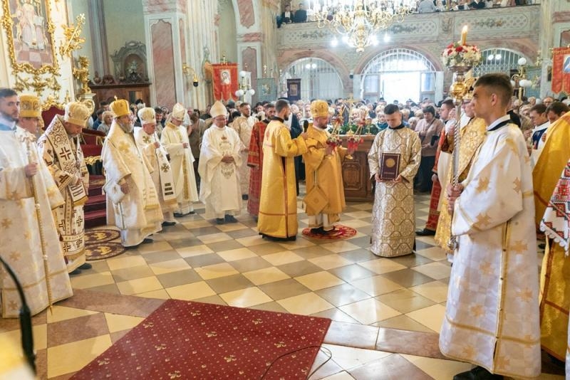 В Ужгороді вклали мощі новопрославленого блаженного Петра Павла Ороса