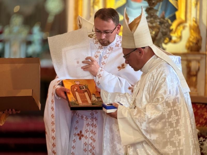В Ужгороді вклали мощі новопрославленого блаженного Петра Павла Ороса