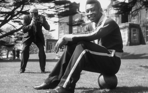 Оплески та траурні пов'язки: в АПЛ вшанують пам'ять Пеле Оплески та траурні пов'язки: в АПЛ вшанують пам'ять Пеле