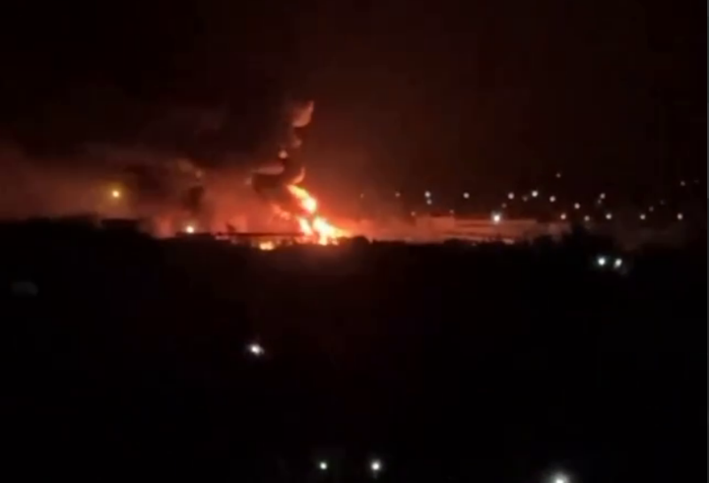 У Луганську згоріла нафтобаза окупантів, - ВІДЕО
