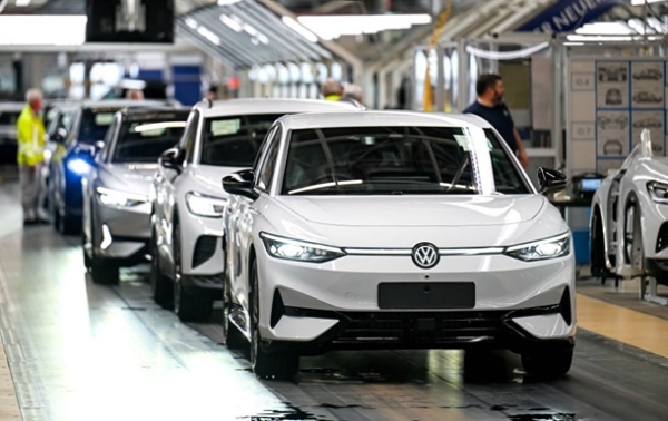 Нові експортні обмеження Китаю можуть паралізувати автопром ЄС Нові експортні обмеження Китаю можуть паралізувати автопром ЄС