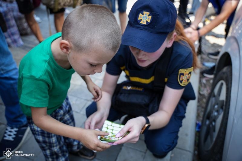 Черговий евакуаційний потяг привіз на Закарпаття дві родини з Донеччини