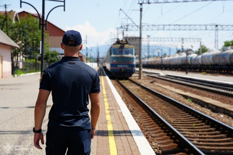 Черговий евакуаційний потяг привіз на Закарпаття дві родини з Донеччини